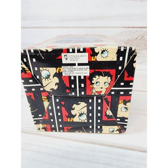 Vintage 1995 Betty Boop Musical Snowglobe I Wanna Be Loved By You - Vandor READ - Picture 16 of 16